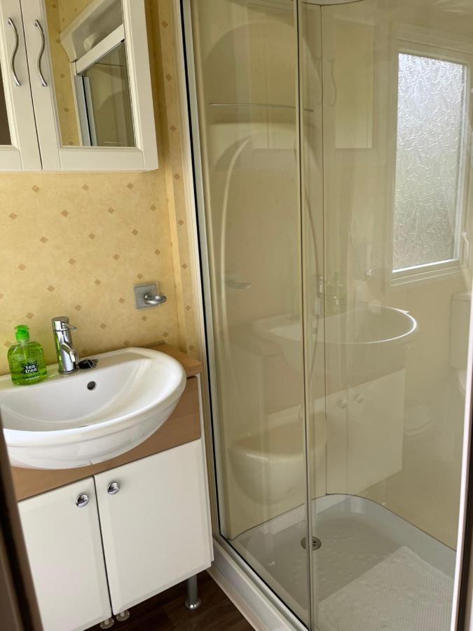 Garej Mynytho Caravan Holiday home *
